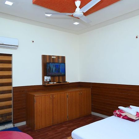 P P Lodging Mangvadi Esterno foto