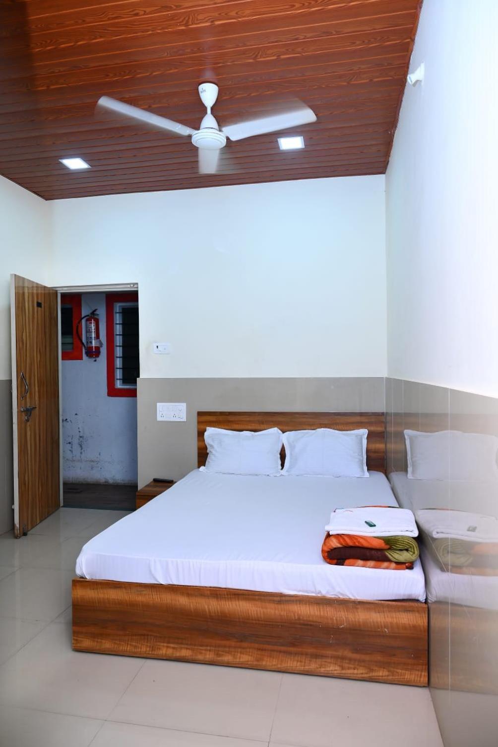 P P Lodging Mangvadi Esterno foto